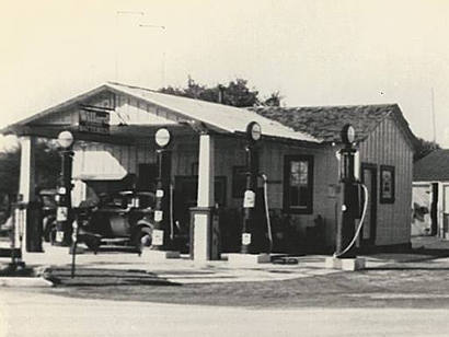 Kerrville TX - Mostys Brothers Gas Station