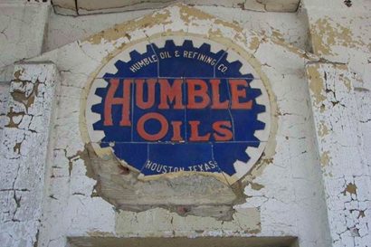 San Antonio -  Humble Gas Station,  Humble Oil Logo