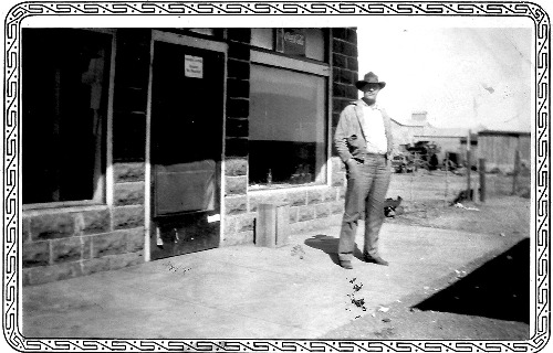 Gray Mule, Texas store,  owner, and cotton gin