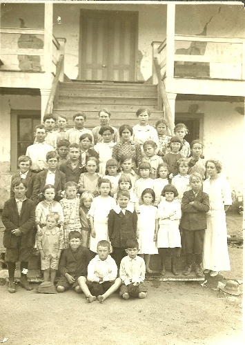 Karnes County TX Courthouse / Helena School class photo 1900s