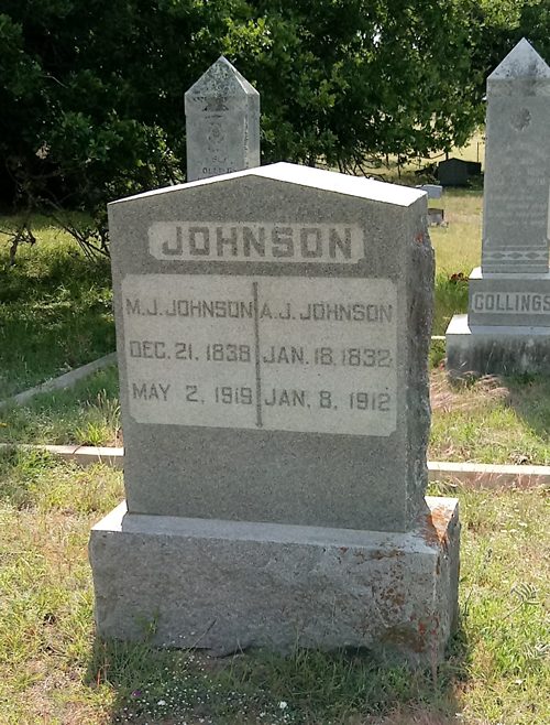 Oxford TX - Llano County  Oxford Cemetery, Gravestone of AJ Johnson and Wife