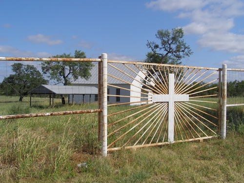 Oxford TX - Oatman Creek Baptist Church gate