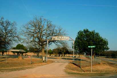 Poe Prairie Cemetery gate, Texas