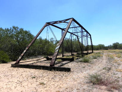 Valley Wells TX - Nueces River Bridge 