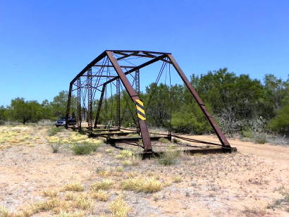 Valley Wells TX - Nueces River Bridge 