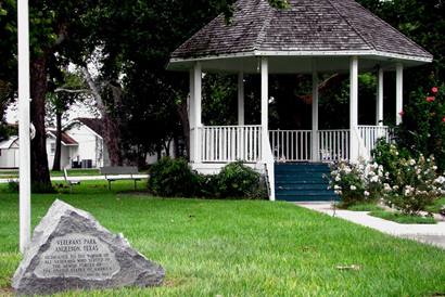 Angleton TX Veterans Park