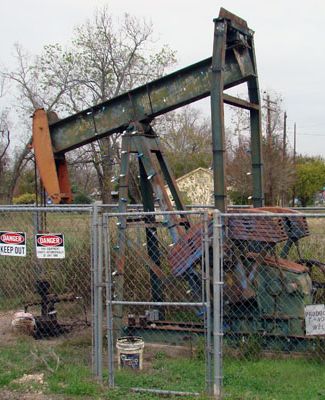 pump jack in Boling Texas