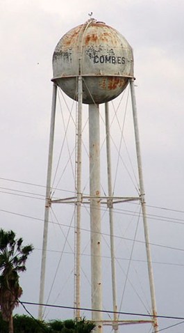 Combes Texas water tower