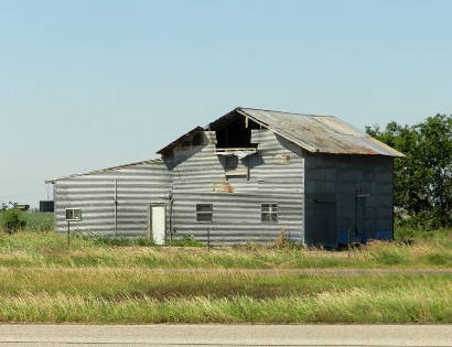 Dacosta Tx tin barn