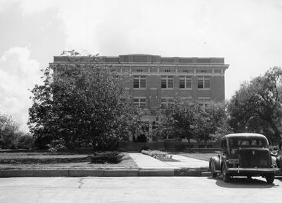 1914 Kleberg County Courthouse, Kingsville TX 1939 old photo