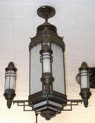 TX - Liberty County Courthouse lamp