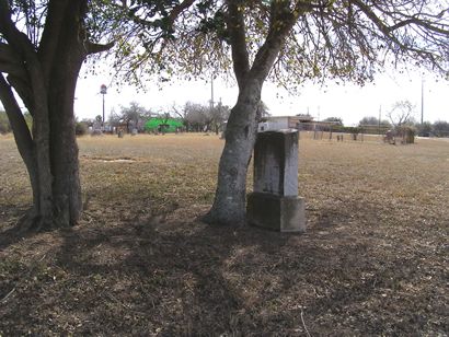 Nuecestown TX Cemetery Beynon Marker