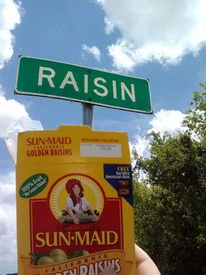 Raisin TX sign with Sun-Maid