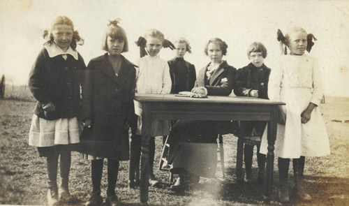 Beaukiss School teacher and kids