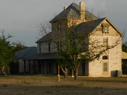 TX - Brambletye Stone House