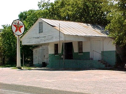 Izoro, Texas old Texaco station