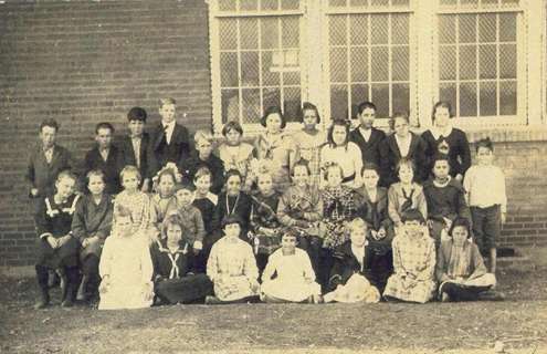 Jarrell School, Jarrell, Texas , Class photo, 1920s