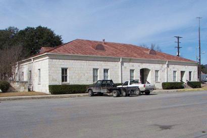 Real County courthouse  Ransom Annex, Leakey Texas 