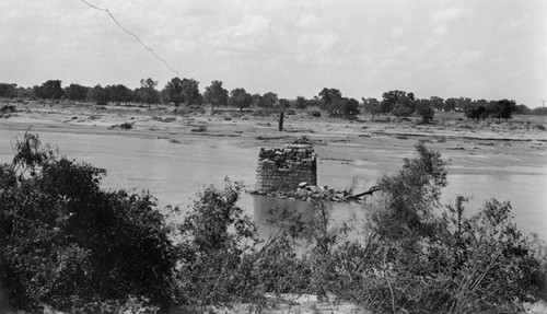 Montopolis Bridge, Colorado River , Texas 1935 Flood