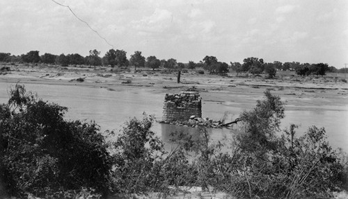 Texas - Travia County Bridge, Colorado River 1935 Flood