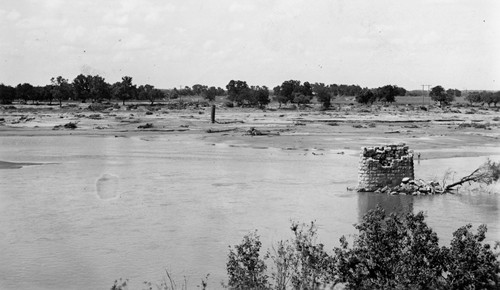 Texas - Travia County Bridge, Colorado River 1935 Flood