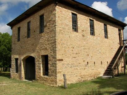 Round Mountain Tx Closed Building