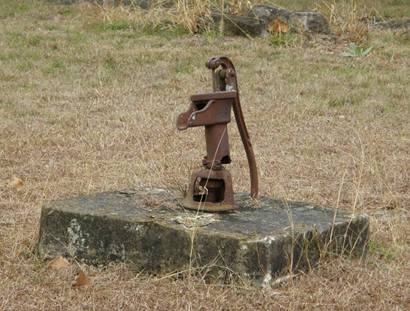 Sisterdale Tx Schoolhouse Hand Water Pump