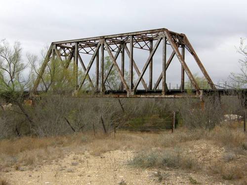 Spofford Tx Railroad bridge over Lindsey Creek