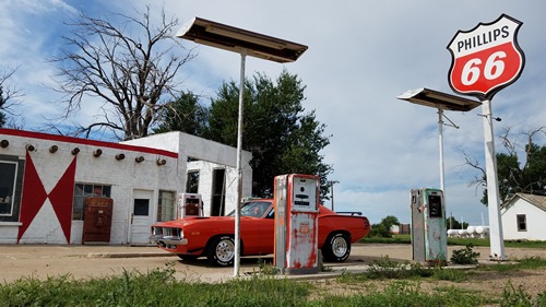 Adrian TX - Route 66, Bent Door Trading Post and 1946 Phillips 66 Gas Station 