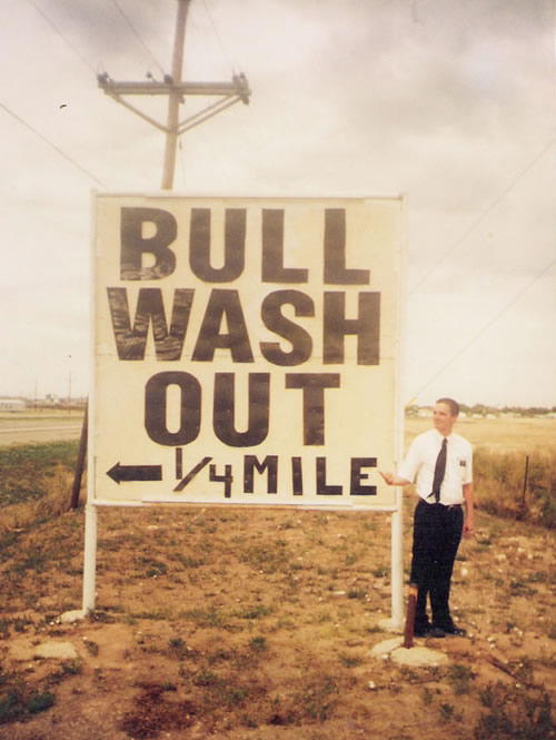 Cactus, Texas Sign - Bull Wash Out, 1/4 mile