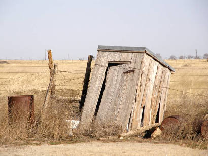 Cedar Hill TX  - outhouse