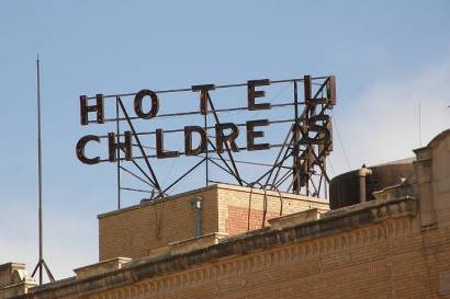Childress Tx - Hotel Childress Roof Sign