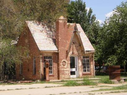 Clarendon Tx - Former Phillips Gas Station