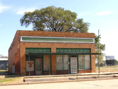 Estelline Texas - Lone business building