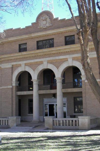 Farwell, Texas - Parmer County Courthouse  entrance