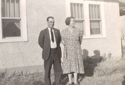 Raymond and Alice Akers in 1940s Higgins Texas