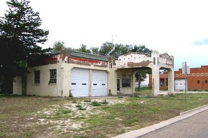 Higgins Tx - Closed Gas Station