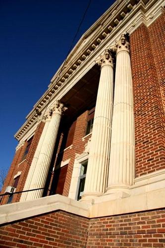 Hall county courthouse columns, Memphis Texas