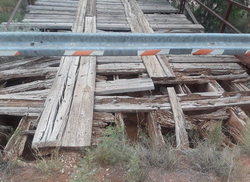 Stonewall County TX - Oriana TX Camelback Truss Bridge over the Salt Fork 