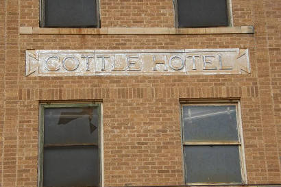 Paducah Texas Cottle Hotel sign