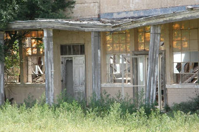 Pettit Tx - Collapsed School