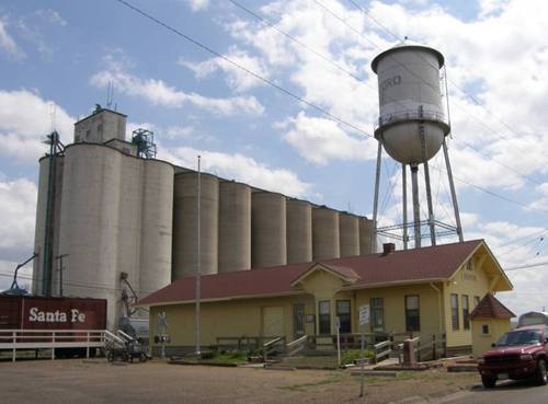 Stratford TX - Depot, Tin man & silos