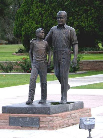 Tascosa TX - Cal Farleys Boys Ranch  statues