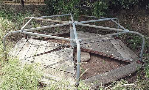 Wayside Texas school merry-go-round