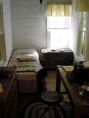 Robert E. Howard bedroom and workroom