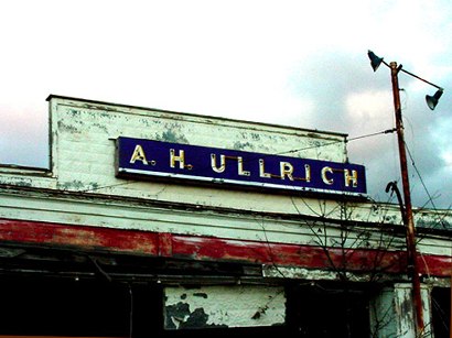 Carmine TX Ullrich Garage Old Neon sign