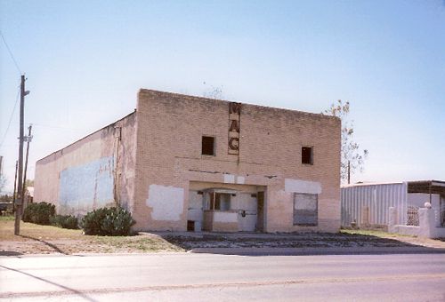 Mac Theatre, Plains, Texas