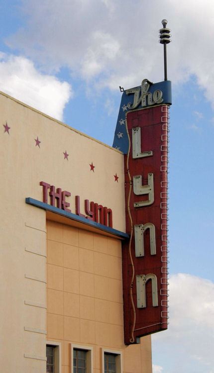 Gonzales TX - Lynn Theatre Neon Sign 