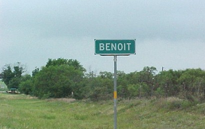 Benoit Texas road sign