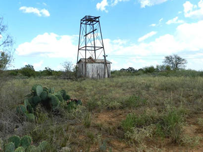 Farmer TX - Old Well Rig